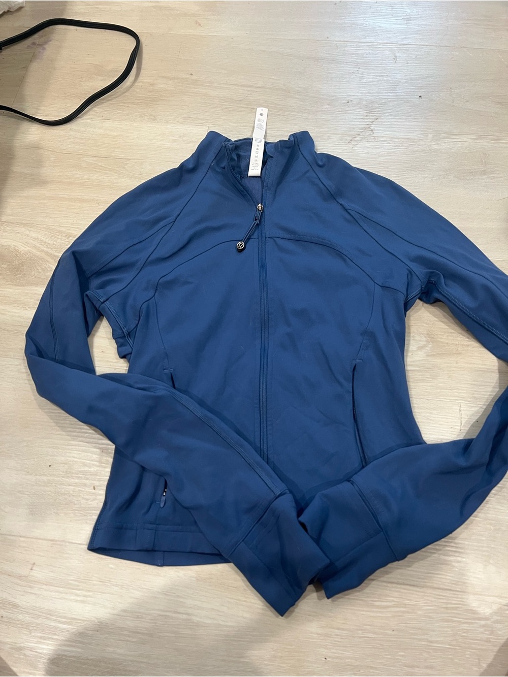 Lululemon define cropped nulu jacket size 6